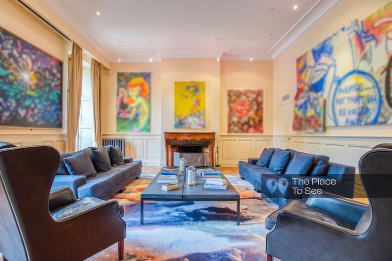 Sleek and contemporary castle near Marseille