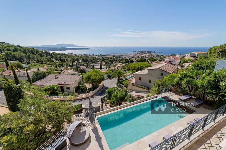 Incroyable villa avec vue mer et piscine à débordement