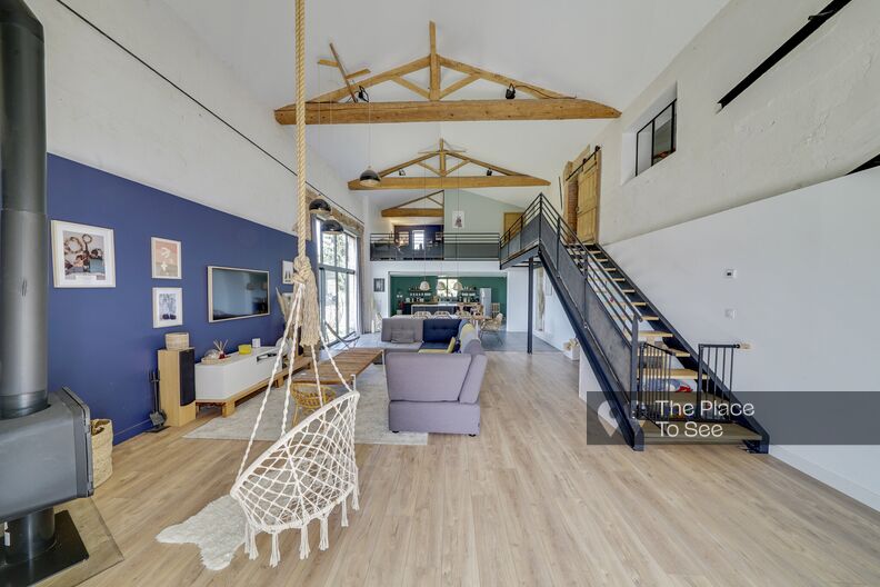 Old barn renovated into a modern loft near Lyon