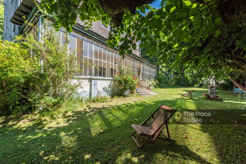 House with superb winter garden near Annecy