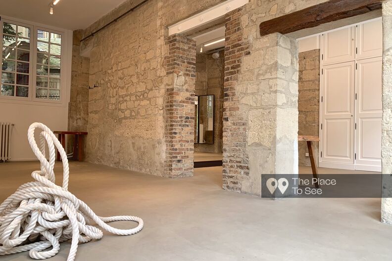 Concrete and exposed stone Art gallery
