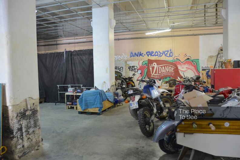 Raw garage on the docks of Bordeaux