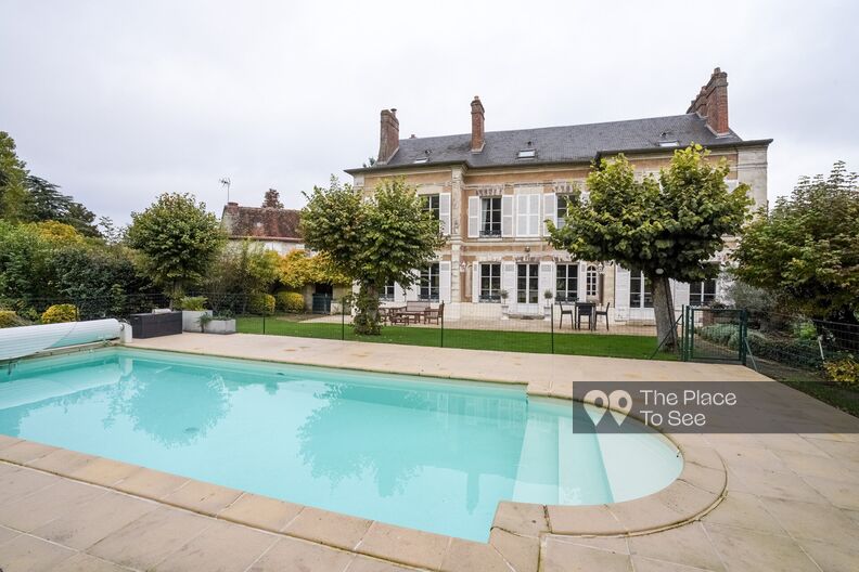 Maison de maître rénovée avec sa piscine