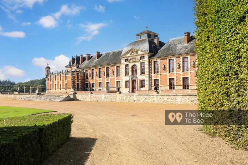 Incroyable château du XVIIe avec ses jardins et ses fontaines