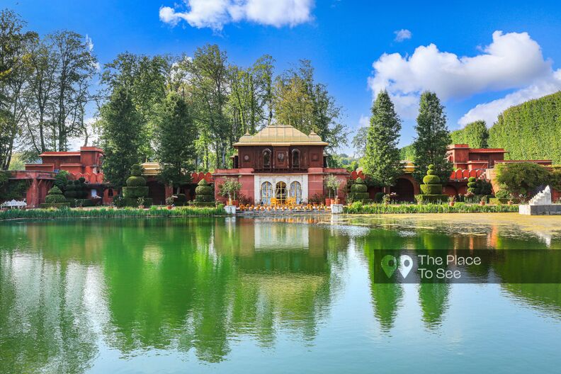 A real Indian palace in Normandy