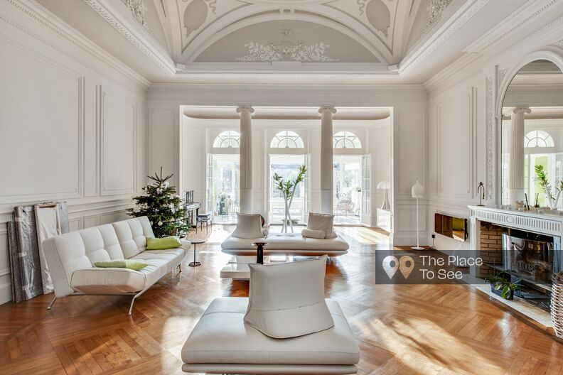 Appartement classique et luxueux avec une grande terrasse
