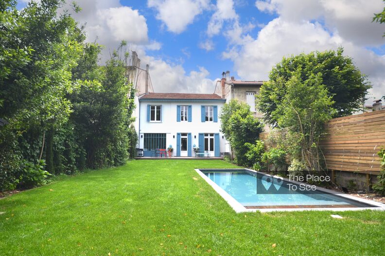 Cozy townhouse with swimming pool