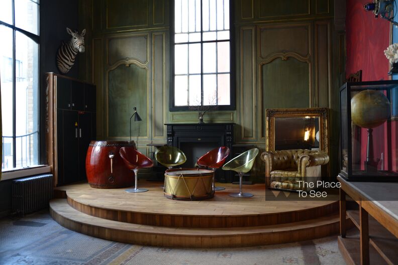 Atypical space with original decoration