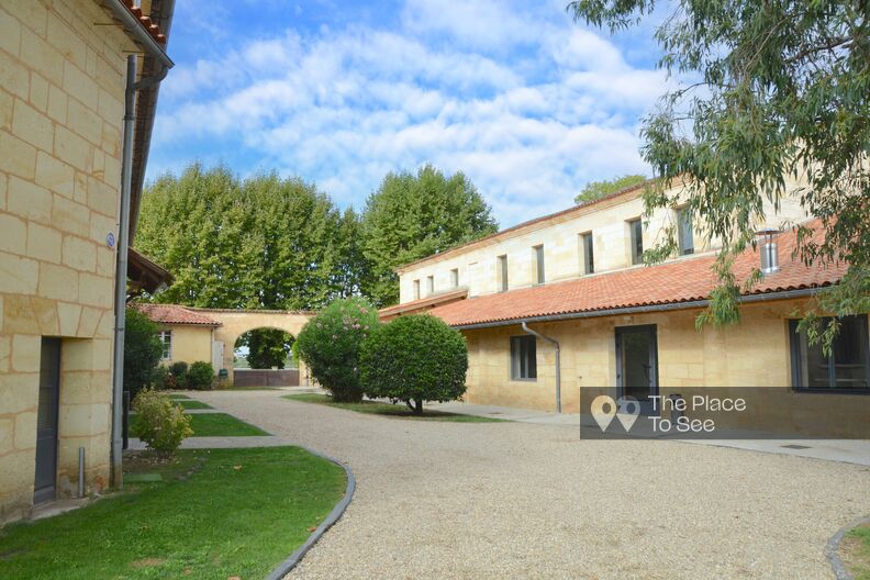 Beautiful estate on the banks of the Dordogne