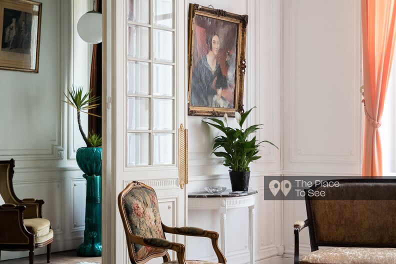 Magnificent classic apartment in the heart of Bordeaux
