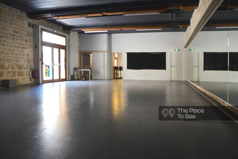 Dance and art hall in the center of Bordeaux