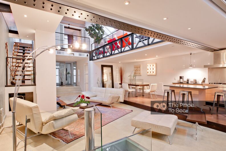 Industrial loft with a large volume