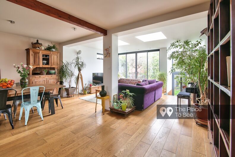 Contemporary family home on 3 levels
