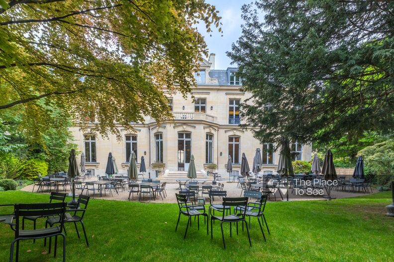 Private mansion converted into a business and coworking center