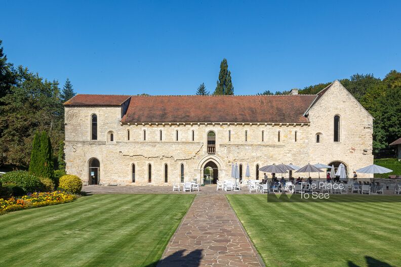 Estate with golf, swimming pool and tennis