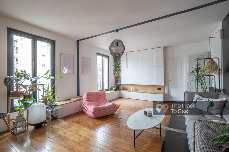 Renovated apartment in a 1930s building