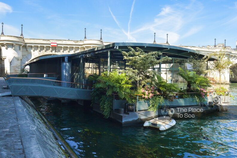 Reception rooms on the Seine