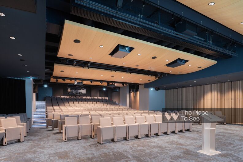 Meeting spaces in the center of Paris
