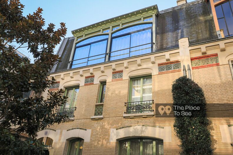 Old renovated house in Paris