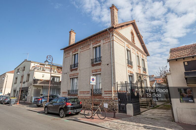 Very refined millstone house from the 1920s