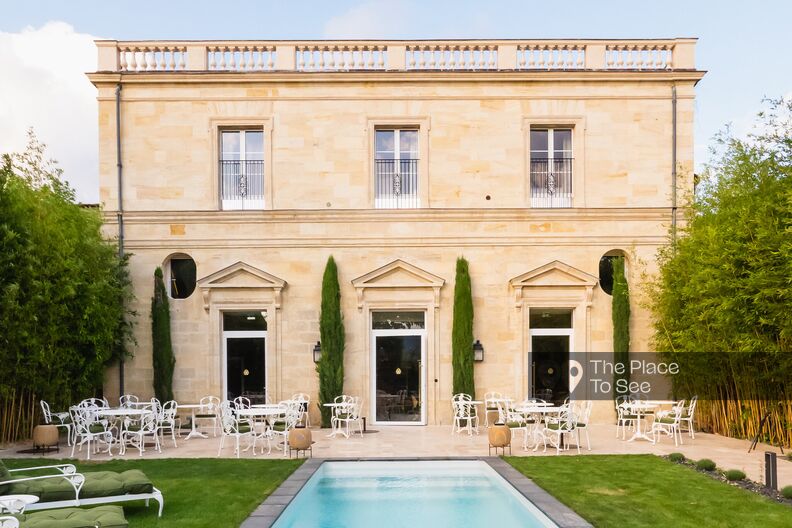 Private mansion and its warm decoration