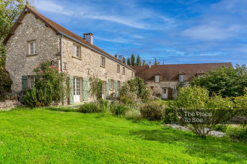 Old farmhouse completely renovated with swimming pool