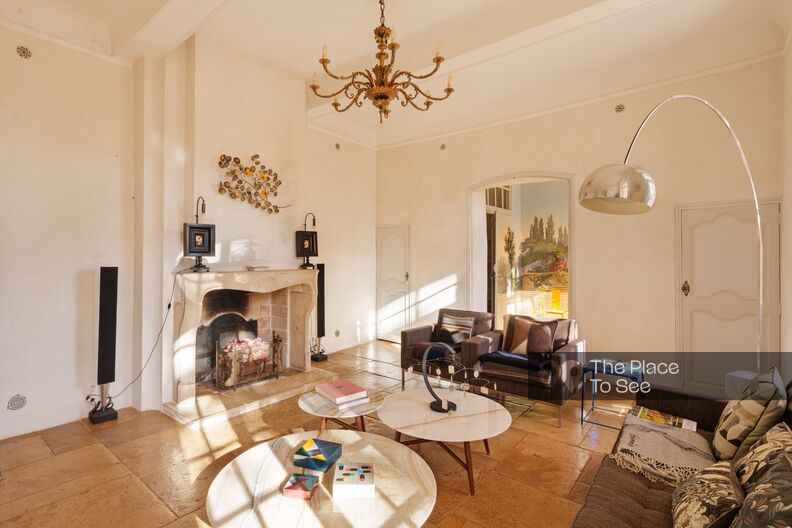 Typical 18th century Provencal country house with swimming pool