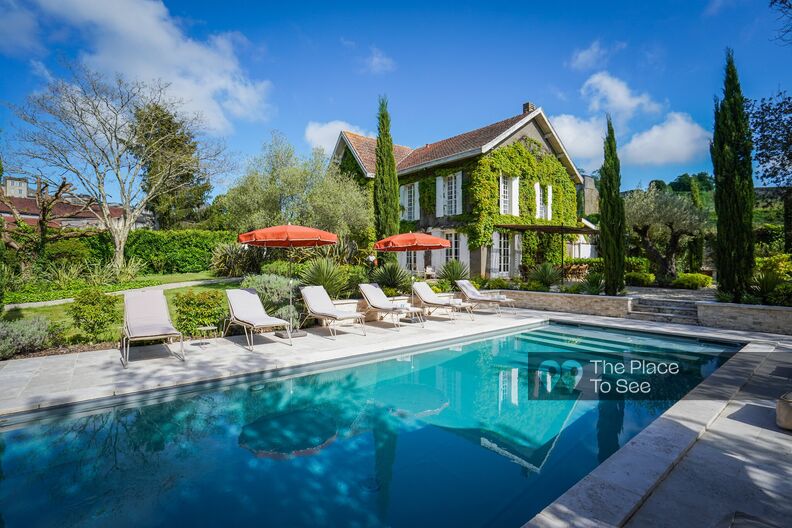 Elegant stone country house with swimming pool