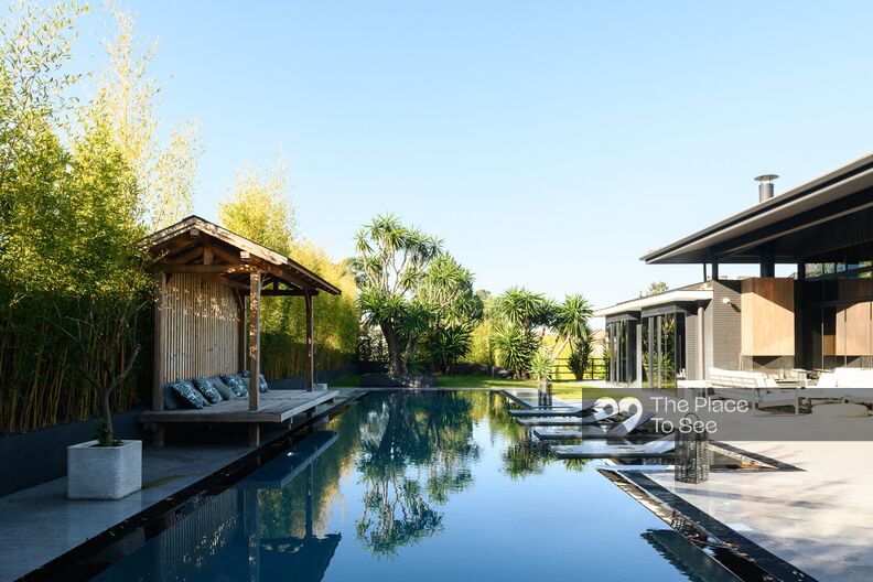 Villa pagode luxe et contemporaine avec 2 piscines