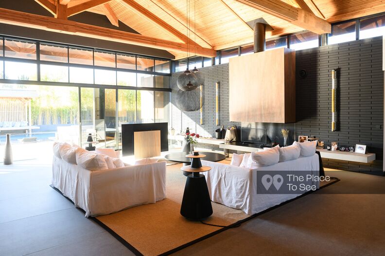 Luxury and contemporary pagoda villa with 2 swimming pools