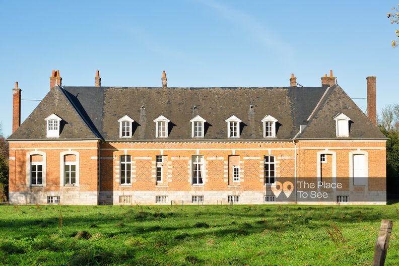 Norman Manor in pink bricks