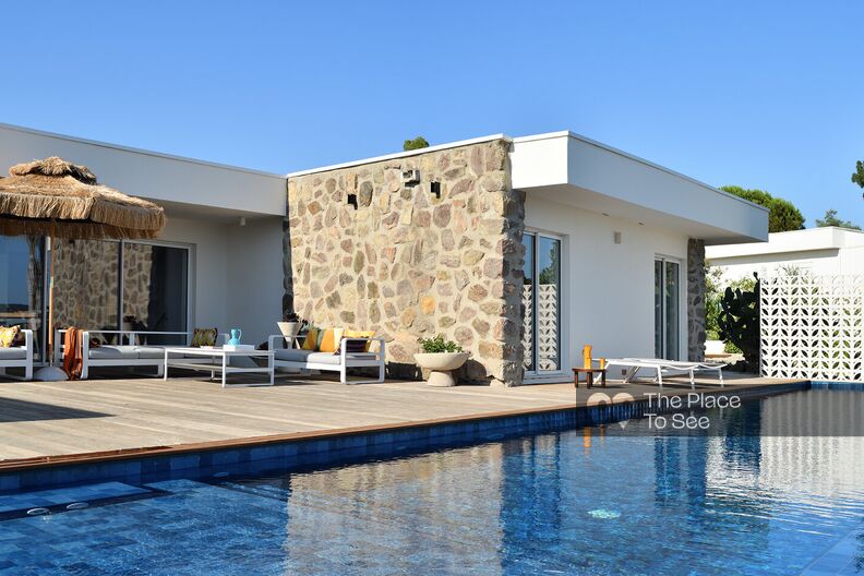 Renovated 70's Californian villa with sea view