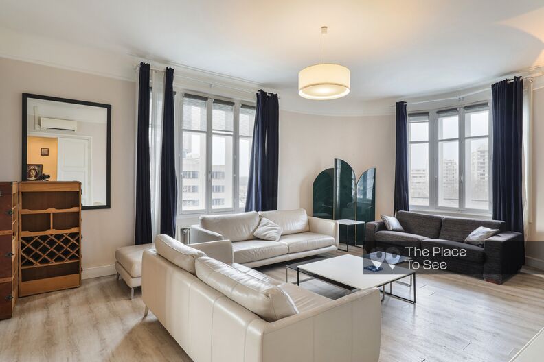 Parisian apartment in an Art Deco residence