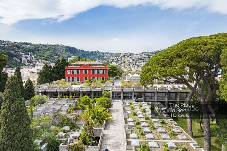 Brutalist villa from the 60s