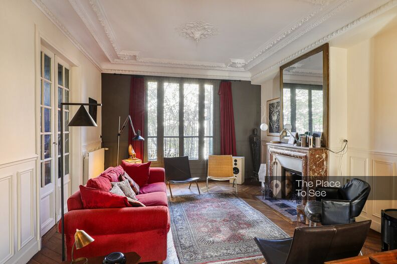 Classic brick house on the outskirts of Paris