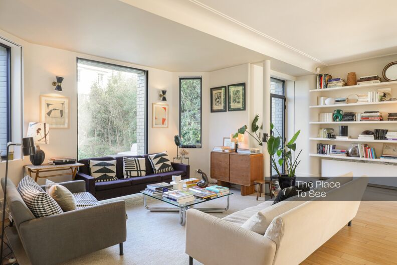 Cosy 1930s house with sophisticated decor