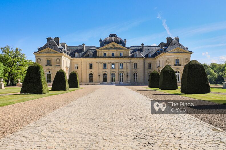 18th century style castle - very beautiful French garden with river and pond