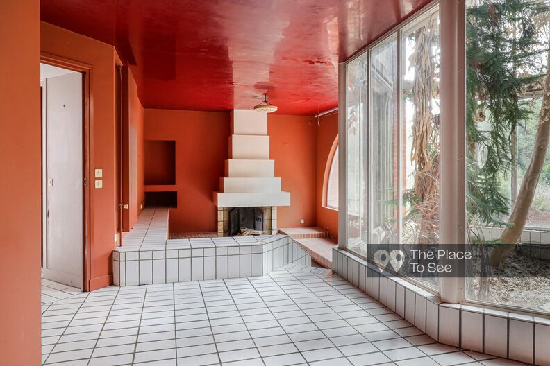 1960s brick house, empty and in its original condition
