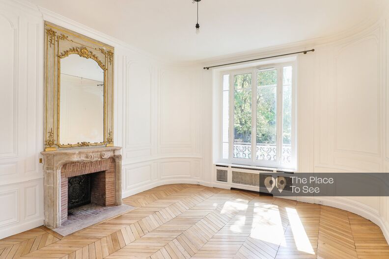 Charmante maison vide au bout d'une rue privée à Paris