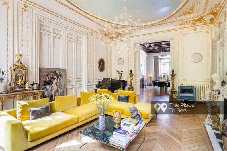Superb Haussmannian style with moldings, gilding and painted ceilings