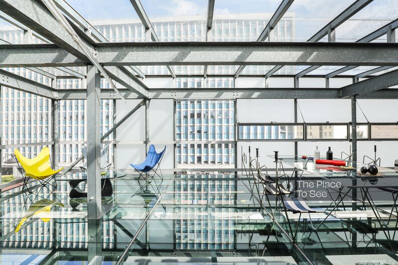 Designer house and offices in Paris