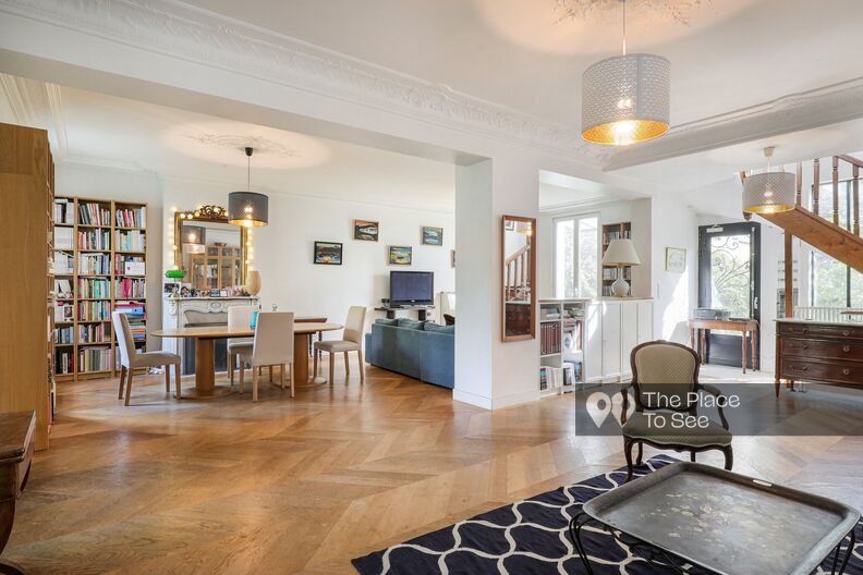 Maison familiale avec une grande pièce de vie
