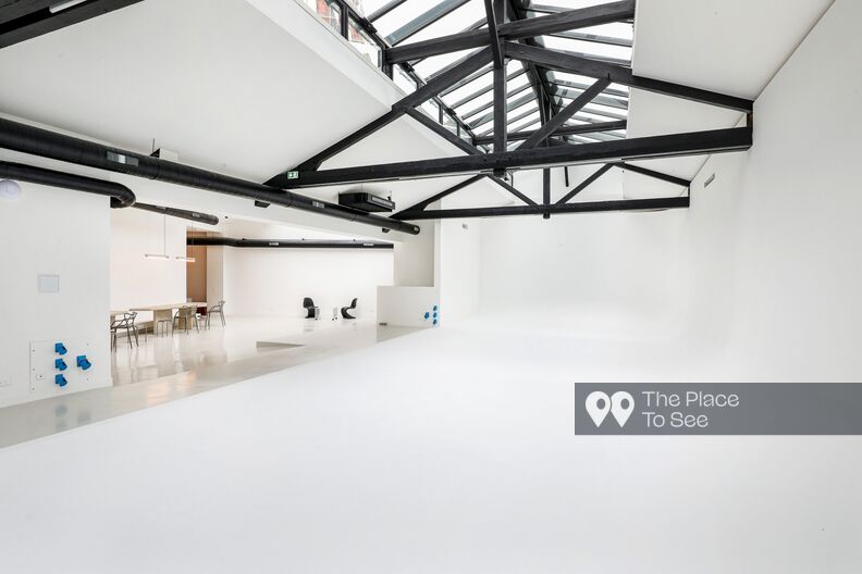 High-end photo studio offering many possibilities