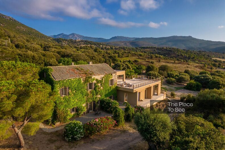 Superbe bergerie rénovée et élégante en Corse