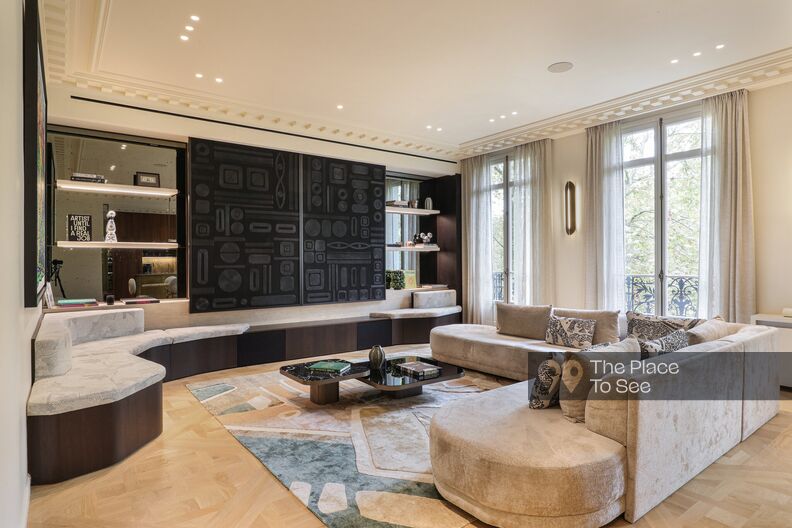 Stunning Haussmann-style apartment, luxuriously renovated by an architect