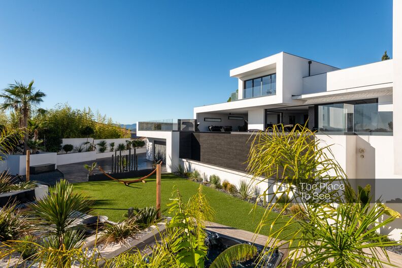 Ultra-modern contemporary villa with a swimming pool