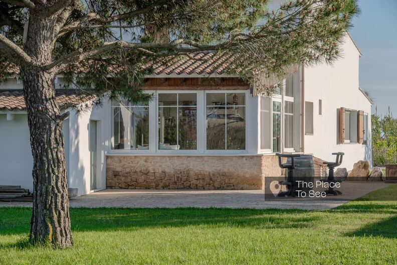 House in the Camargue, between sea and countryside