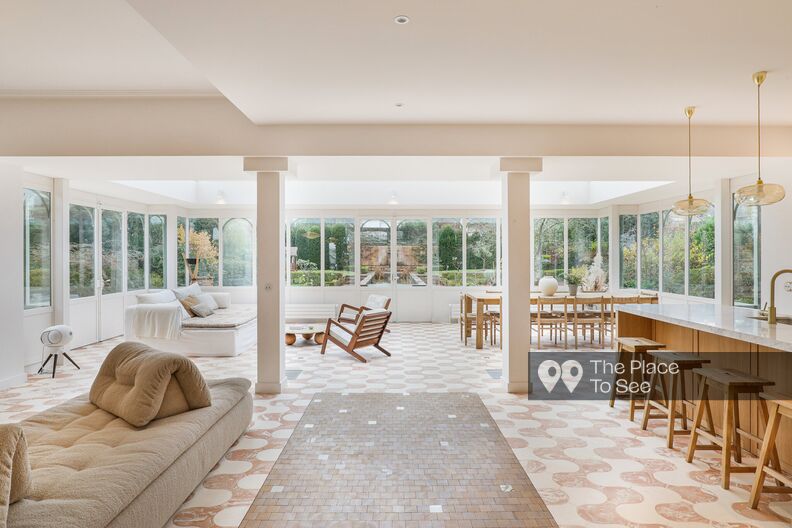 Fully renovated meulière transformed into a spacious, elegant home