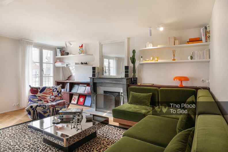 Petit appartement entièrement rénové dans un style seventies