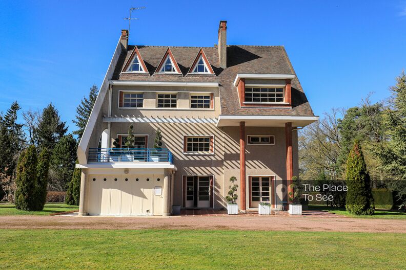 Magnificent Art Deco House